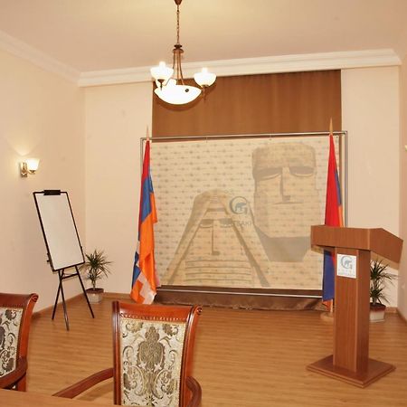 Artsakh Hotel Ереван Екстериор снимка